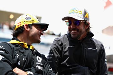 Sainz y Alonso pasaron grandes momentos juntos en la temporada de 2018, la ltima por ahora del asturiano en la F1, tanto en la pista como fuera de ella. Protagonizaron numerosos duelos en el asfalto por la cercana de sus mecnicas.