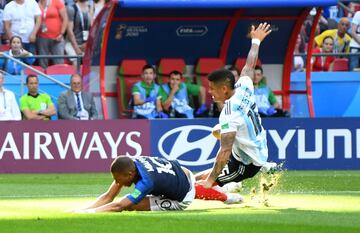 Jugada del penalti de Marcos Rojo a Kylian Mbappe.