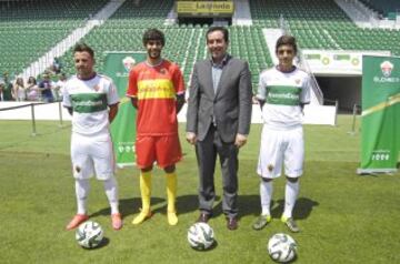 Presentación de la nueva camiseta del Elche. 