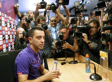 El 21 de mayo de 2015 anunció en rueda de prensa su despedida del FC Barcelona tras 17 temporadas.