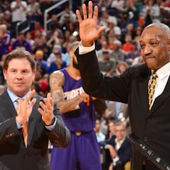Who was former UNC & Phoenix Suns legend Walter Davis who died at 69?