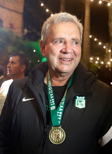 Con los planteles masculino y femenino, los ídolos del equipo y todos los trofeos, Atlético Nacional celebró un nuevo cumpleaños.