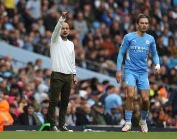 Grealish y Guardiola durante el Manchester City- Norwich City