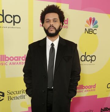 Así fue la alfombra roja de los Billboard Music Awards 2021: The Weeknd, Jonas Brothers y más