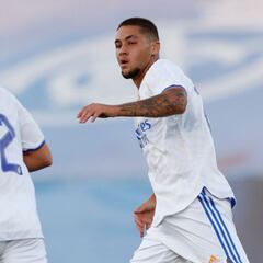 El Castilla empata por los pelos con el Badajoz gracias a Aranda