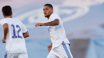 El Castilla empata por los pelos con el Badajoz gracias a Aranda