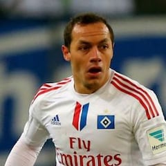 Hamburgo golea con Marcelo Díaz los últimos minutos