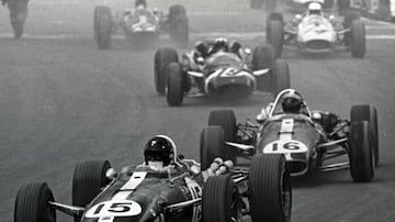 El 4 de noviembre de 1962 la Ciudad de México recibió por primera vez una competencia con monoplazas de la Fórmula 1. Aunque fue una carrera No Oficial, el autódromo de la Magdalena Mixhuca recibió a pilotos de la talla de Jim Clark, Jack Brabham y Bruce McLaren, además de los mexicanos Ricardo Rodríguez y Moisés Solana.