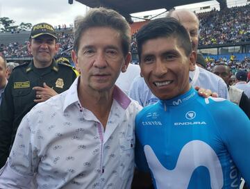 Nairo también posó junto al Gobernador.