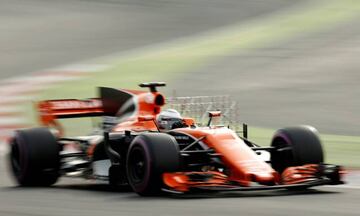 And Alonso roars off...