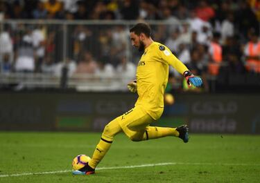 Donnarumma wishes Higuaín luck ahead of expected Chelsea switch