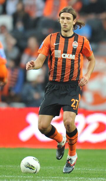 Fichó por el Shakhtar D. la temporada 2010-11 dejando 15 millones de euros en las arcas del FC Barcelona.