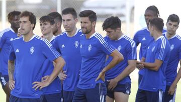 Los jugadores del Real Zaragoza, durante un entrenamiento de la pretemporada.