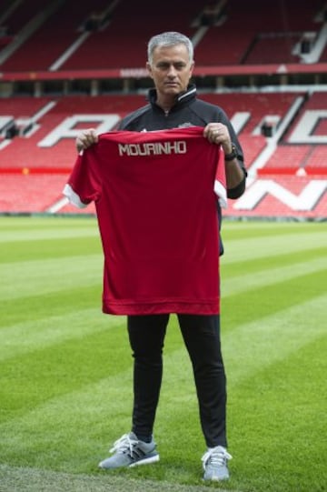 Mourinho's Manchester United unveiling in pictures