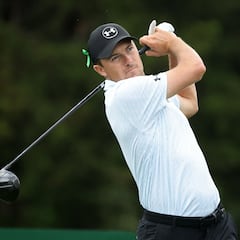 Why are golfers wearing green ribbons at the 2025 CJ Cup Byron Nelson?