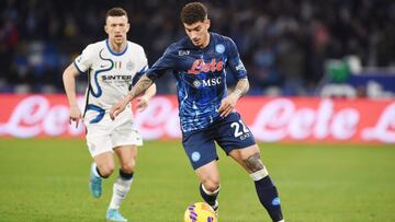 Di Lorenzo, derecha, en el Napoles-Inter de la Serie A este fin de semana.