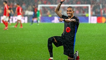 Barcelona sabe que tiene que conseguir la victoria ante el Valencia para recortar distancia con el Atlético y Real Madrid en LaLiga.