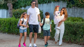 Fernando Torres con su familia por las calles de Madrid 05/09/2019