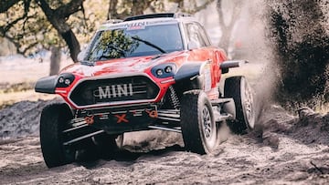 Sainz, durante la primera etapa del Rally Transibérico con el Mini.