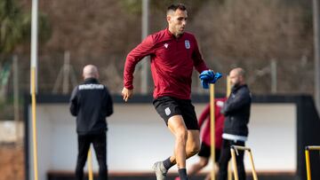 Kiko Olivas, en un entrenamiento del FC Cartagena.