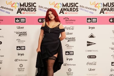 SamuraÏ, posando en el photocall de Los40 Music Awards.