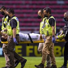 Alexis Vega sale lesionado y con pronóstico reservado