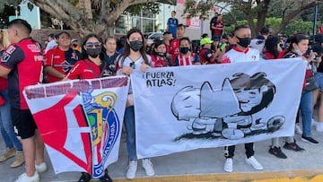 Afición de Atlas realiza marcha de La Minerva a el Jalisco para pedir justicia