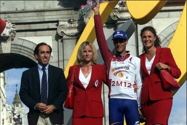Vuelta a Espa?a 2001. El Chava gan el maillot de la regularidad.