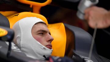 Verstappen en su Red Bull en Bahrain.