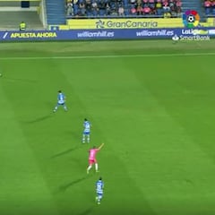 Pedri o tener una visión de juego privilegiada: asistencia de gol genial para romper líneas