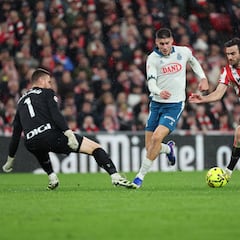 El Espanyol reclama una falta de roja de Unai Simón antes del 1-0