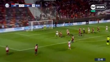 ¡Golazo de Bou para abrir el partido en Santa Fe contra River!