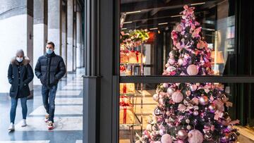 First Christmas decorations and shopping in downtown Milan, Italy on November 23, 2020. Photo by Francesco Bozzo/Fotogramma/IPA/ABACAPRESS.COM *** Local Caption *** .