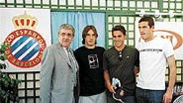 <b>JUNTOS Y REVUELTOS</B>. Sánchez Llibre, David García, Beto Martín y Alberto Lopo visitaron el stand del Espanyol del Trofeo Conde de Godó.