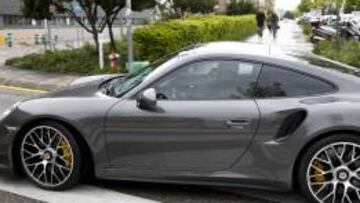 Cristiano entrando en Sanitas la Moraleja