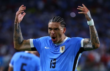 Benzema condena a Darwin