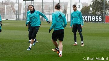 El Real Madrid se entrena bajo la lluvia sin sorpresas