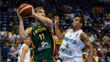 Mexico�s Paul Stoll (R) pressures Lithuania�s Domantas Sabonis during the 2024 FIBA Men's Olympic Qualifying Tournament basketball match between Lithuana and Mexico in San Juan, Puerto Rico, on July 2, 2024. (Photo by Ricardo ARDUENGO / AFP)