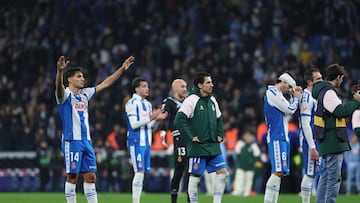 03/01/26 PARTIDO PRIMERA DIVISION
RCD ESPANYOL - FC BARCELONA
TRISTEZA DE LOS JUGADORES DEL ESPANYOL AL TERMINO DEL PARTIDO