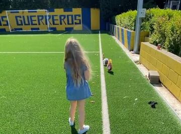 Correa fotografió a su hija en su pequeño Gigante de Arroyito.