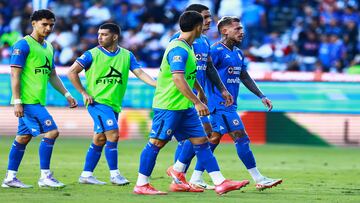 Gabriel Fernandez, Gonzalo Piovi of Cruz Azul during the 8th round match between Pachuca and Cruz Azul as part of the Liga BBVA MX, Torneo Apertura 2025 at Hidalgo Stadium, on September 13, 2025 in Pachuca, Hidalgo, Mexico.