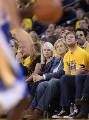 Rochelle Sterling no se perdió el partido a pesar de la increíble tormenta que han levantado los comentarios racistas de su marido, Donald Sterling.