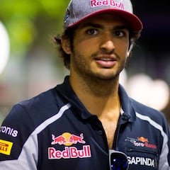 Sainz sonríe en Singapur: “Aquí miro hacia delante”