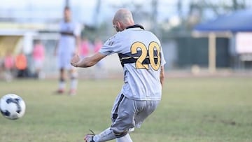 Borja Valero durante un partido con el Centro Storico Lebowski.