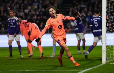 0-1. Fermín López celebra el gol que marca Andreas Christensen.