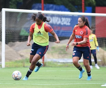 La Selección Sub 20 realizó su primera práctica en Costa Rica pensando en su debut en el Mundial Femenino. Carlos Paniagua tuvo a su disposición 18 jugadoras.