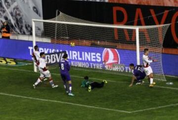 1-2. Lucas Vázquez anotó el segundo tanto.