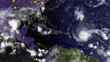 OC01 OC&Eacute;ANO ATL&Aacute;NTICO 06/09/2017.- Fotograf&iacute;a tomada desde el espacio tomada por el sat&eacute;lite GOES-East que muestra el hurac&aacute;n Irma sobre el Oc&eacute;ano Atl&aacute;ntico ayer, 5 de septiembre de 2017. El ojo del hurac&aacute;n Irma atraves&oacute; hoy, 6 de septiembre de 2017 Barbuda con efectos &quot;potencialmente catastr&oacute;ficos&quot; en esta isla y en el resto de Antillas Menores, Puerto Rico, la Rep&uacute;blica Dominicana y otros enclaves del Caribe, inform&oacute; el Centro Nacional de Huracanes (NHC). EFE/Us Navy S&Oacute;LO USO EDITORIAL/PROHIBIDA SU VENTA