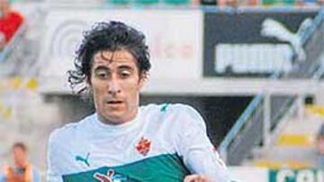 <b>LA ESPERANZA. </b>Gastón Casas volverá hoy al once y espera marcar.