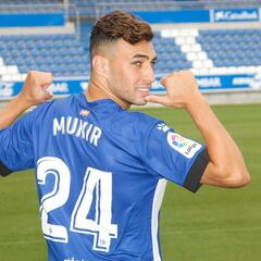 16 futbolistas que jugaron en el Barcelona y el Alavés